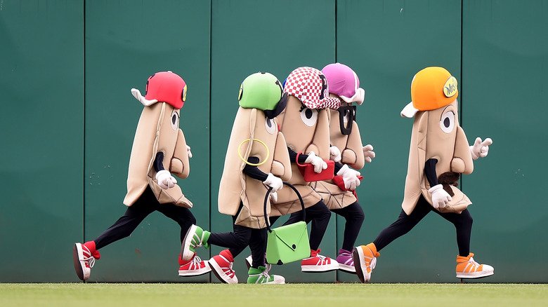 kids running in Pierogi race