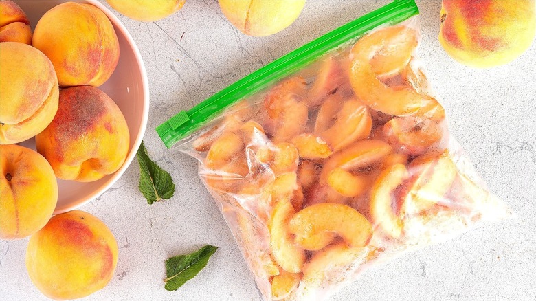 Sliced peaches stored in resealable plastic bag