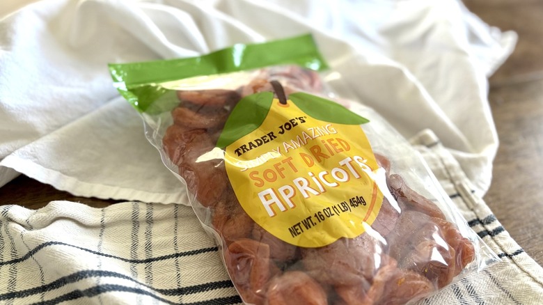 Trader Joe's Simply Amazing Soft Dried Apricots package