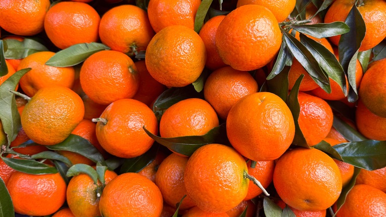 Pile of whole clementines