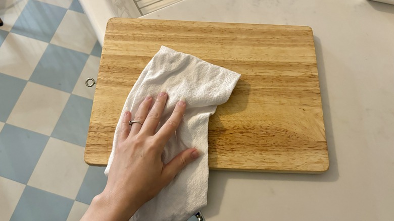 Washcloth wiping board