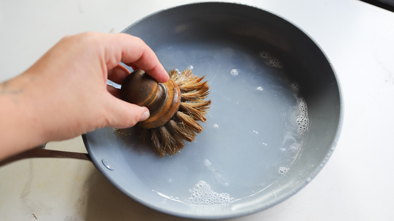 Hand washing ceramic pan