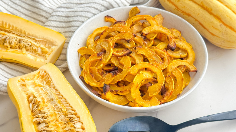 cooked squash in serving bowl