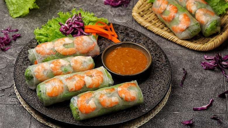 Fresh shrimp spring rolls