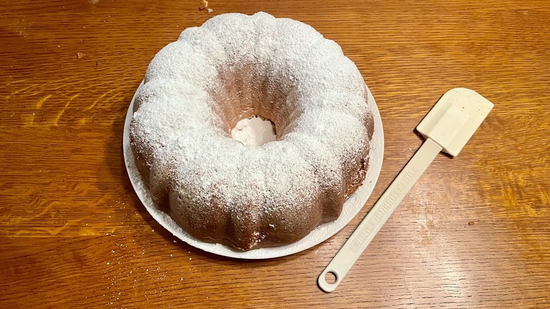 Bundt cake and spatula 