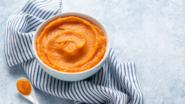 Bowl of pumpkin puree