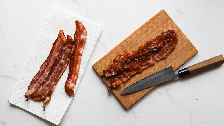 Slices of crispy cooked bacon