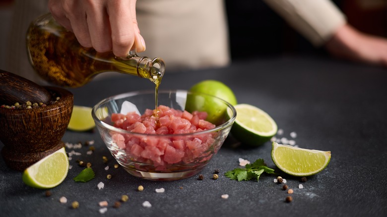 preparation of tuna tartare