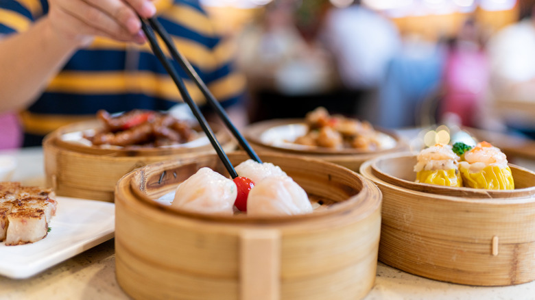 food served in steamer baskets