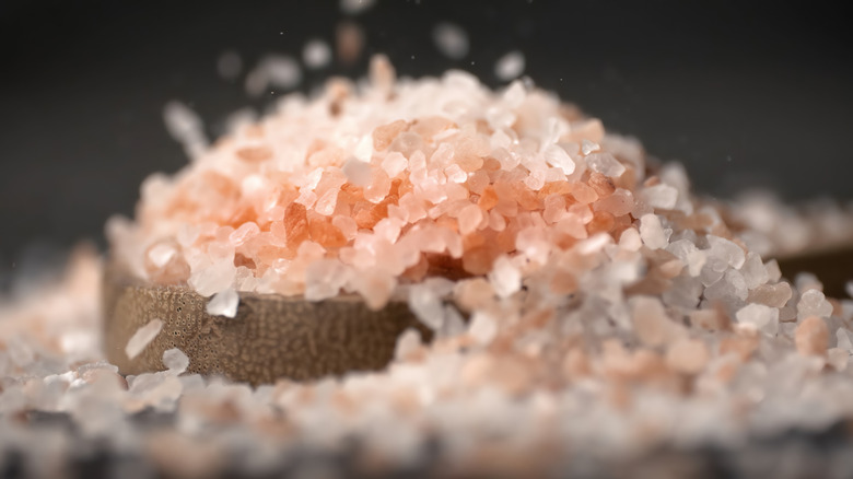 Grains of pink salt in a pile