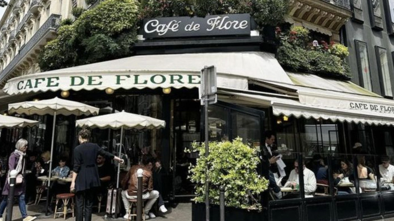 Café de Flore outside