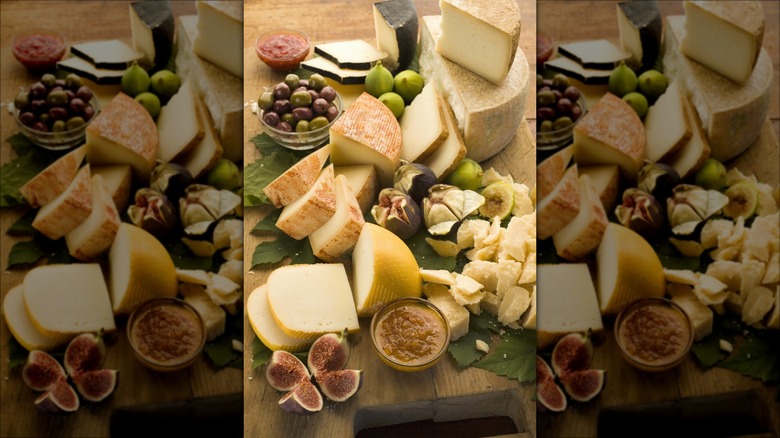 Cheese platter with figs