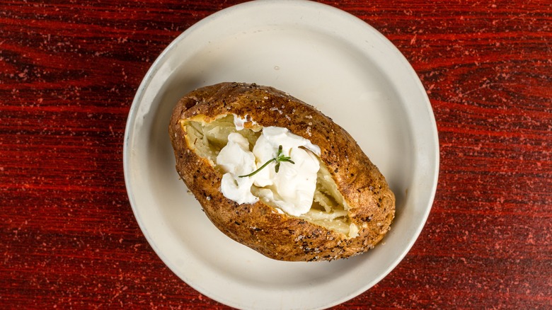 Sour cream baked potato