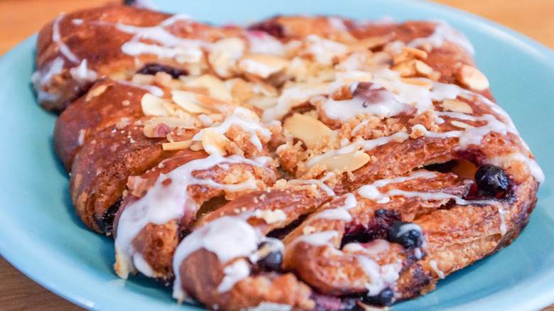 Bear claw pastry with icing