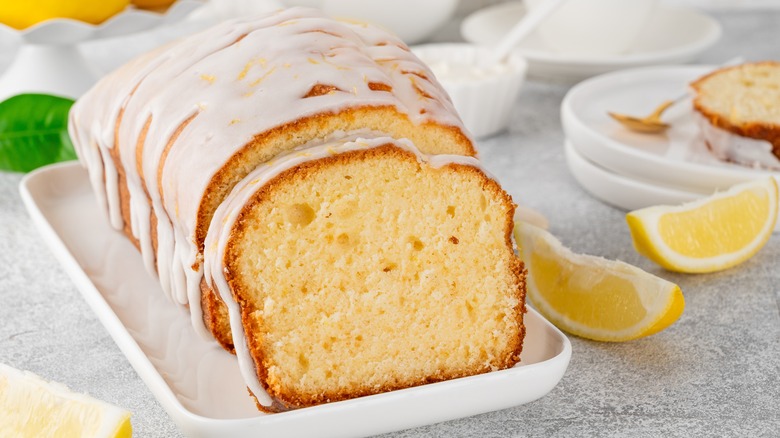 Lemon loaf cake with icing