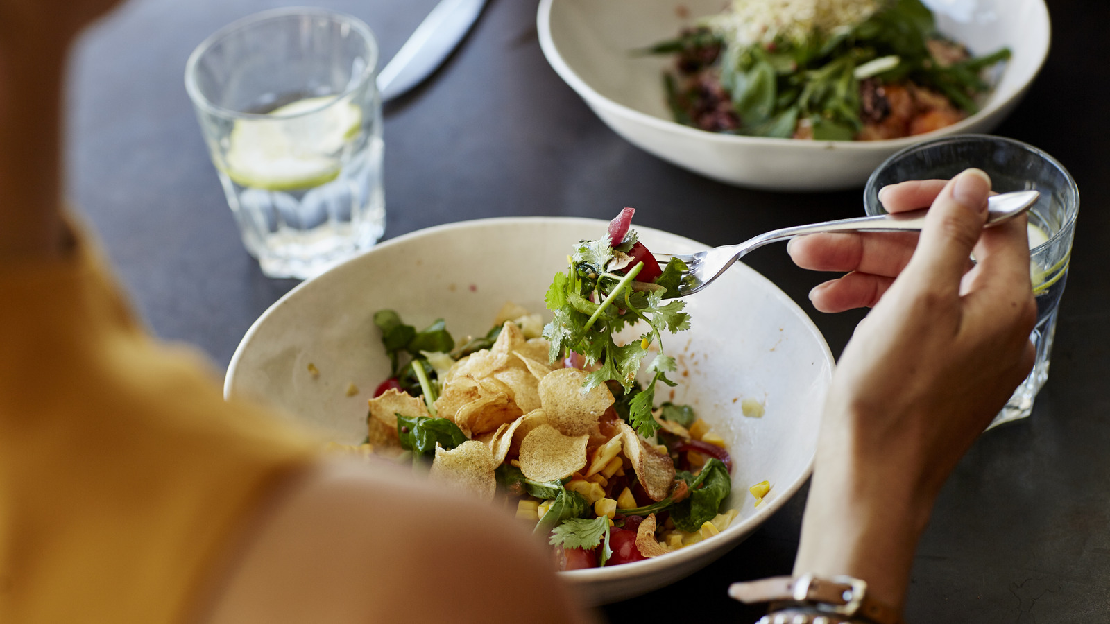 Rüsten Sie Ihr Salatspiel in einem einfachen Schritt auf