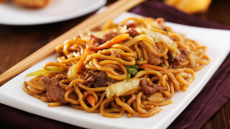 Beef lo mein 