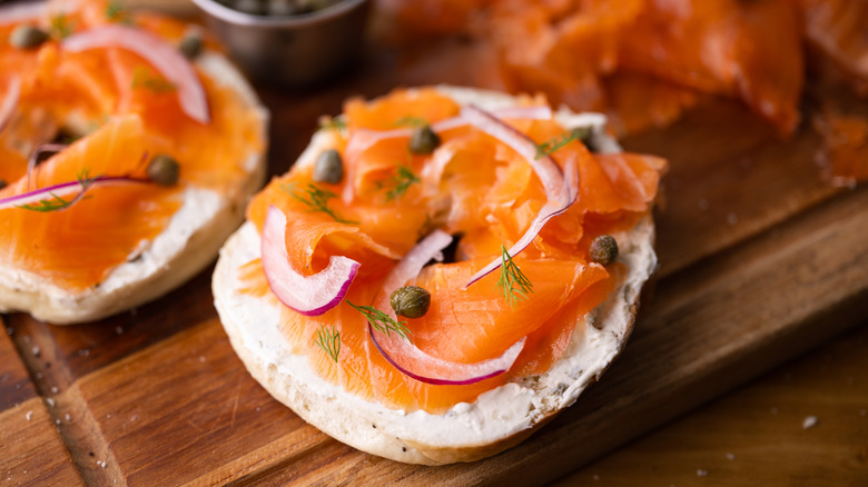 bagel with smoked salmon