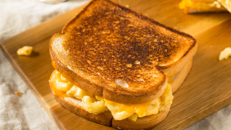 Mac and cheese grilled cheese