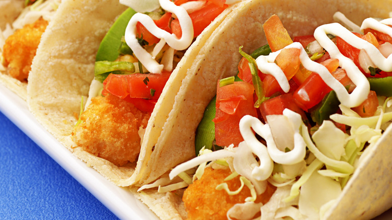 Fish tacos with toppings