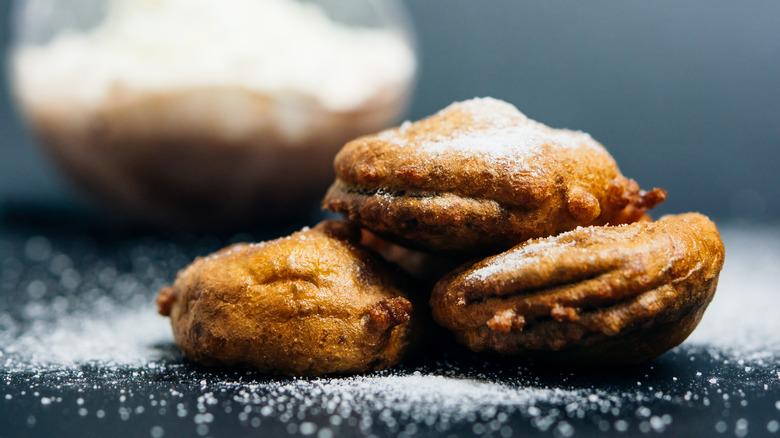 Fried Oreos with powered sugar