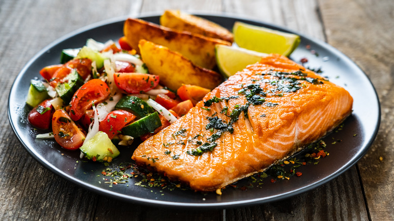 Salmon with veggies and potatoes