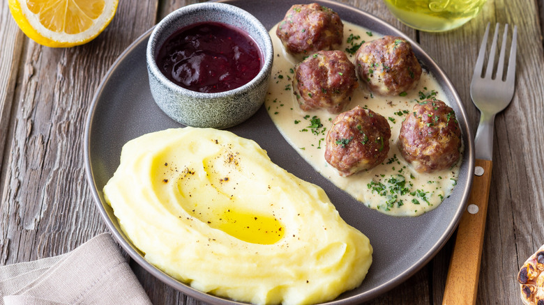 a plate of Swedish meatballs and mashed potatoes