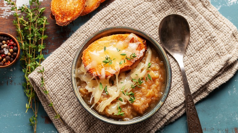 Onion gratin soup