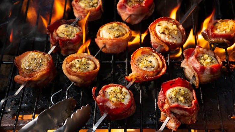 Bacon wrapped scallops on grill