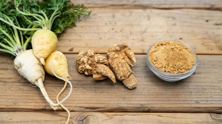 Fresh and powdered maca