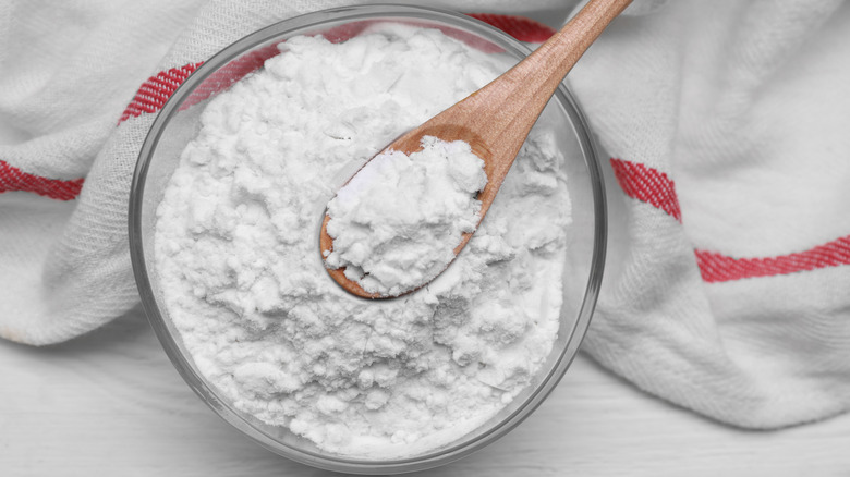 Cornstarch pictured in a bowl