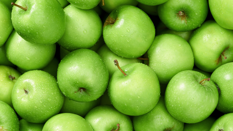 Pile of green apples