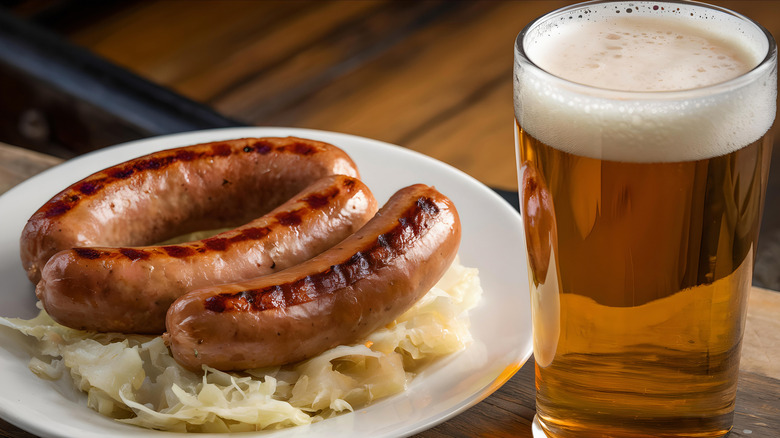 Bratwurst with saurkraut and beer