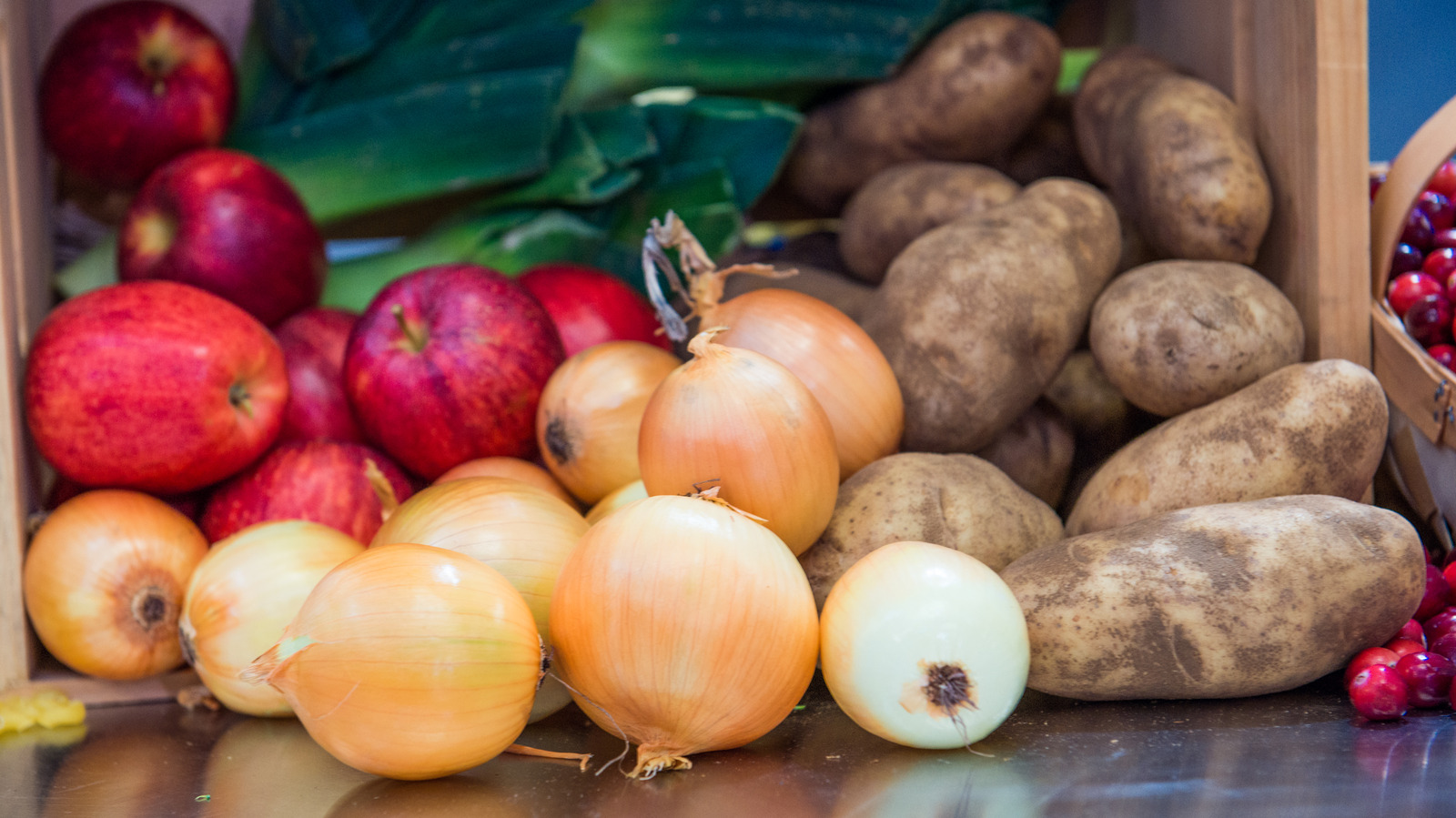 Cebollas, manzanas y patatas: ¿qué puedo guardar juntas?