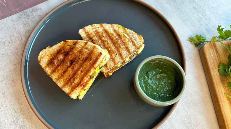 sliced panini on plate with chutney