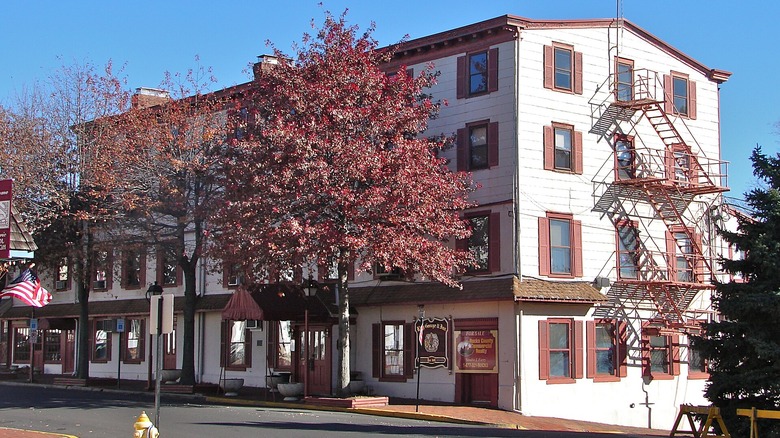 King George II Inn exterior