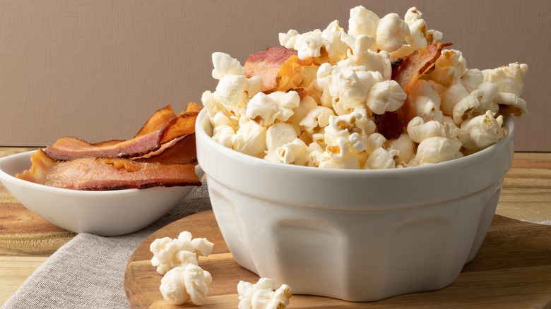 Popcorn with bacon in bowl