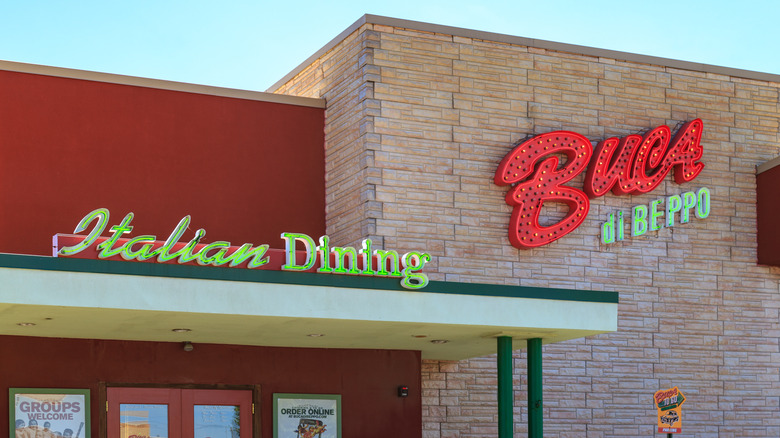 Buca di Beppo restaurant storefront