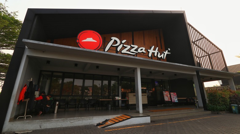 A Pizza Hut storefront