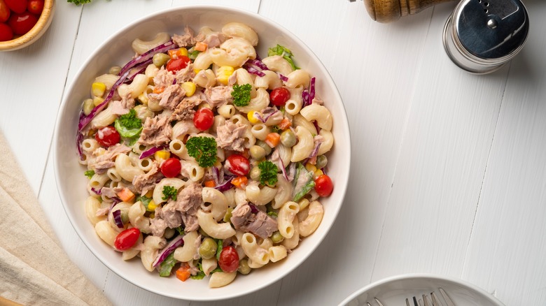 Pasta salad bowl with tuna