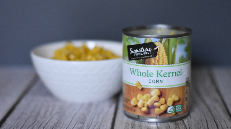 Signature Select whole kernel corn