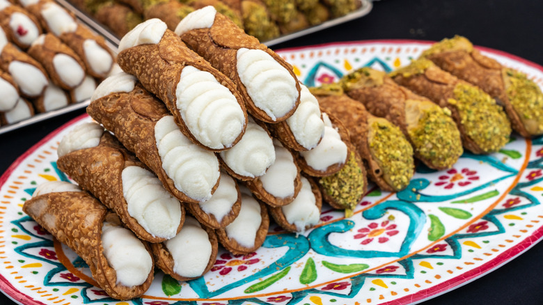 cannoli filled with ricotta cheese