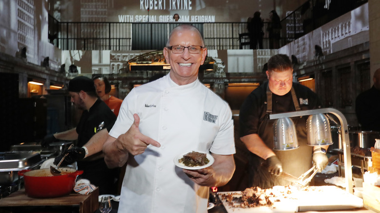 Robert Irvine smiling