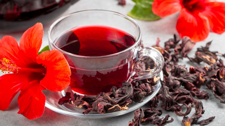 hibiscus flowers and tea