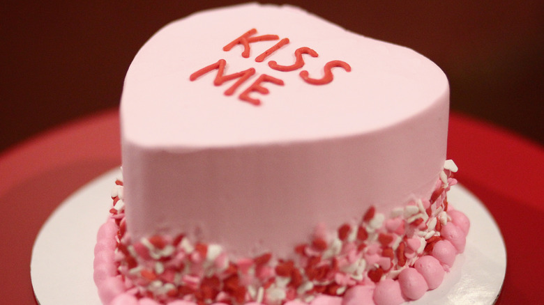 A Baskin-Robbins cake in the shape of a Valentine's heart candy