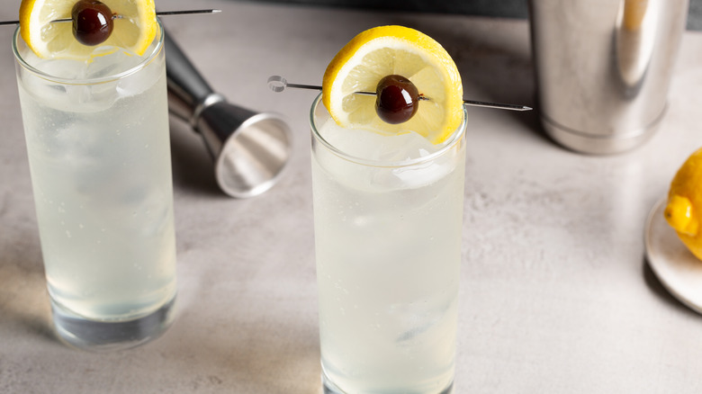 Tom Collins in highball glass