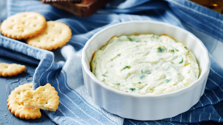 Cream cheese dip with crackers