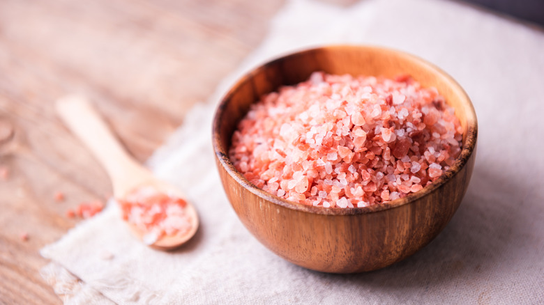 Pink salt in a bowl