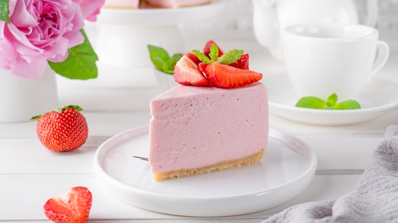 Strawberry no bake cheesecake