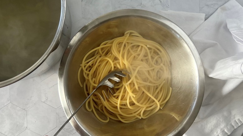 drained cooked pasta in bowl
